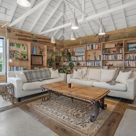 The Longwood Barn Villa Featherston Exterior photo