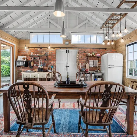 The Longwood Barn Villa Featherston Exterior photo