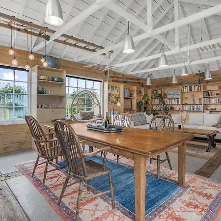 The Longwood Barn Villa Featherston Exterior photo