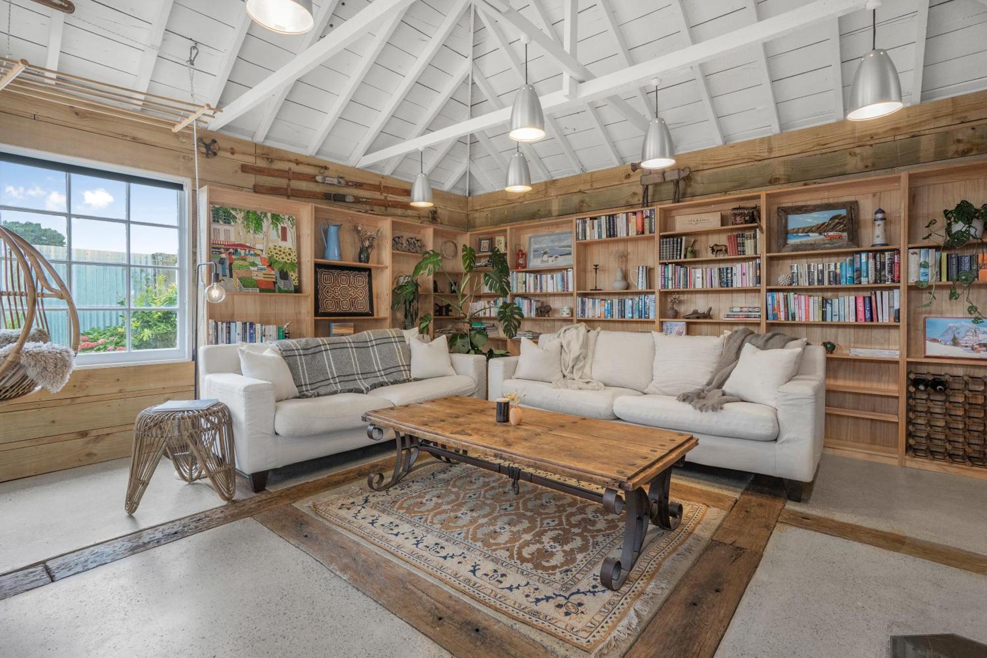 The Longwood Barn Villa Featherston